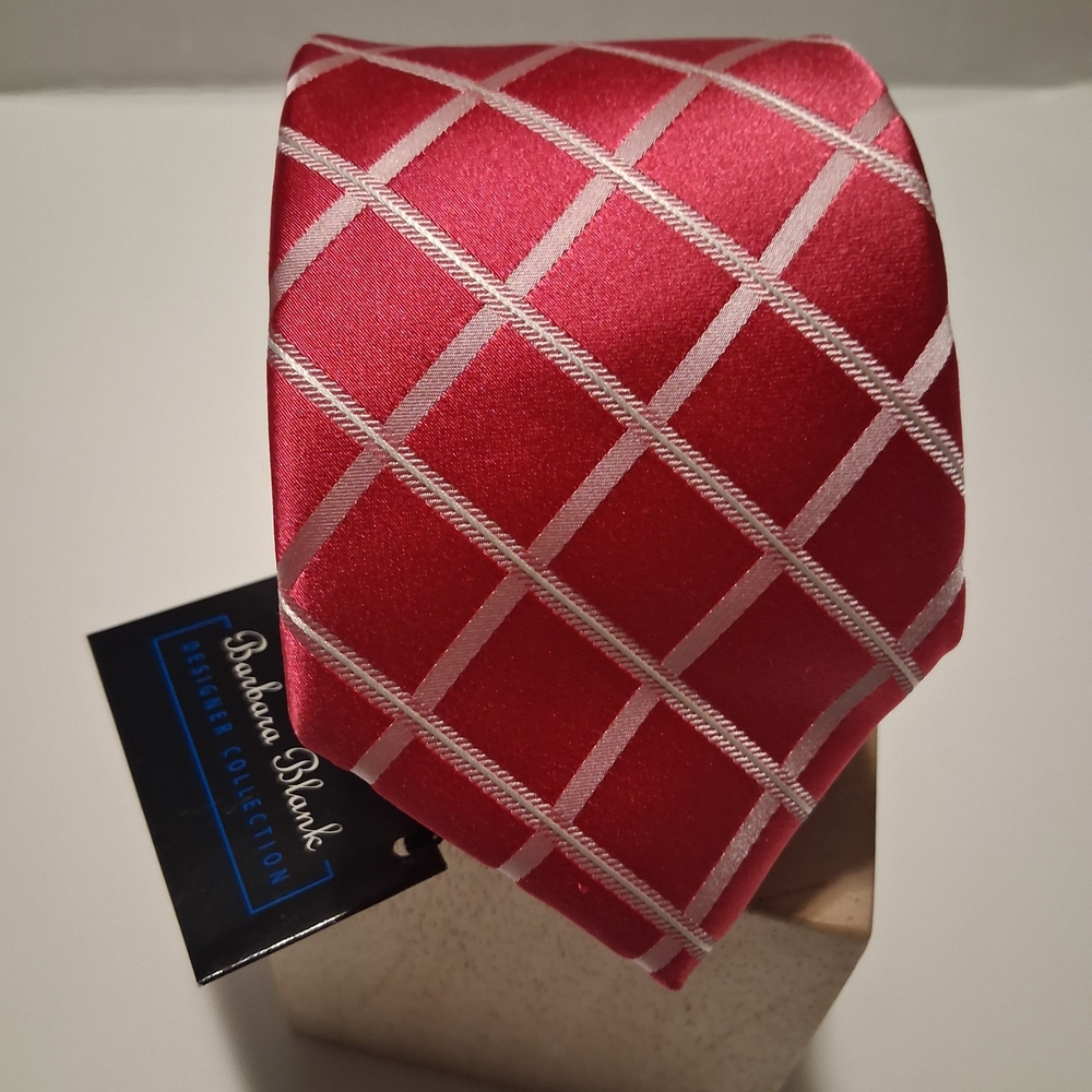 Barbara Blank Mens Pink & Whie Geometric Plaid 100% SIlk Tie. NWT